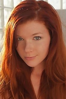 mia sollis rocell koenart outdoor redhead green freckles boo...